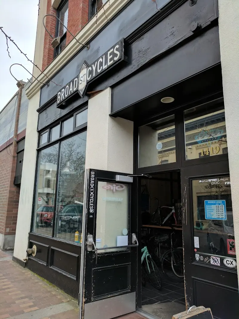 Bici Victoria / Broad Street Cycles storefront
