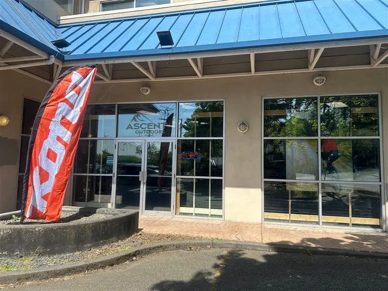 Ascent Cycles storefront