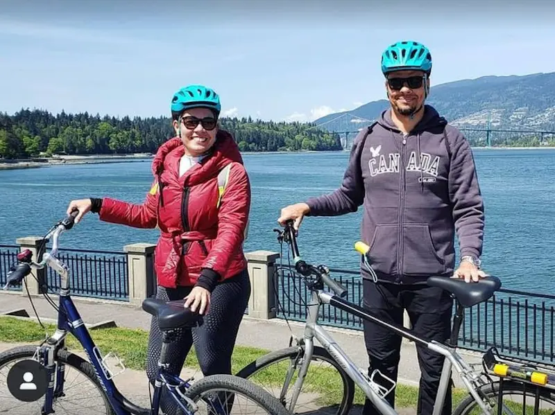 Jo-E Bike Rentals Stanley Park storefront