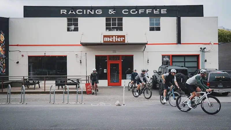 Métier Cycling & Cafe storefront