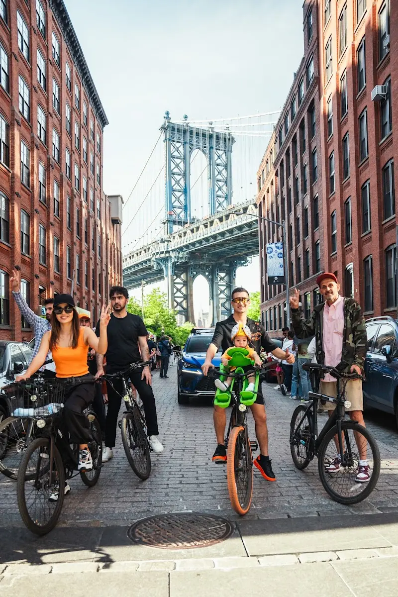 Fancy Apple Bike & Scooter Rentals and Tours at Brooklyn Bridge storefront