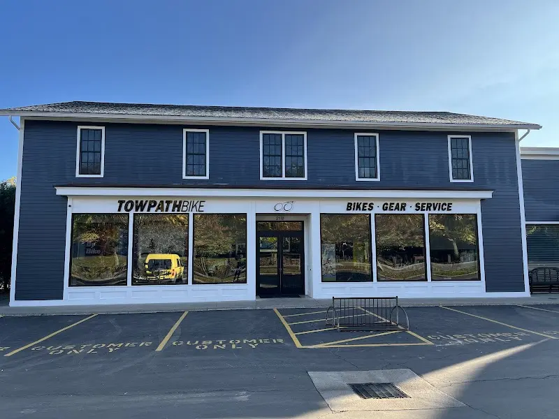 Towpath Bike storefront