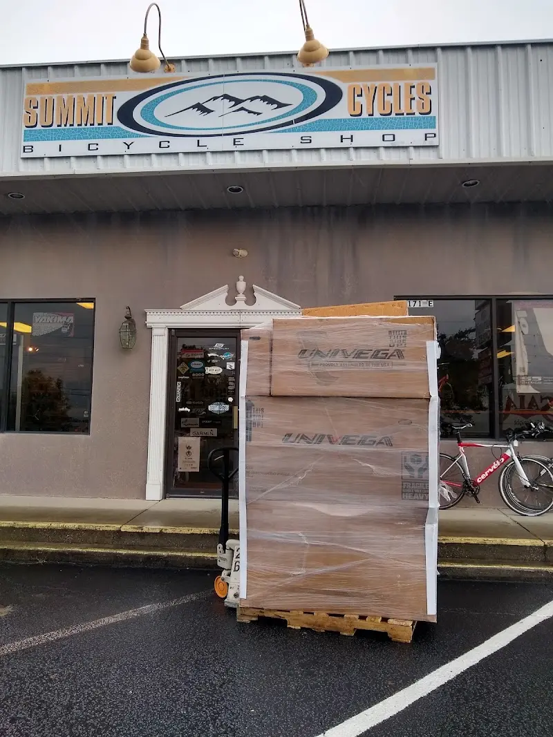 Summit Cycles storefront