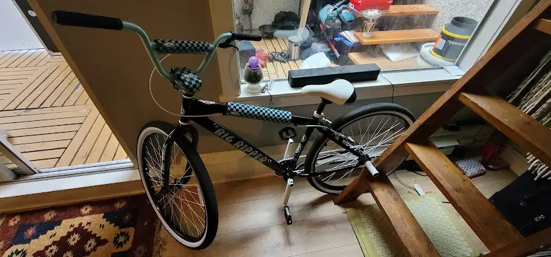 Rock Bay BMX storefront