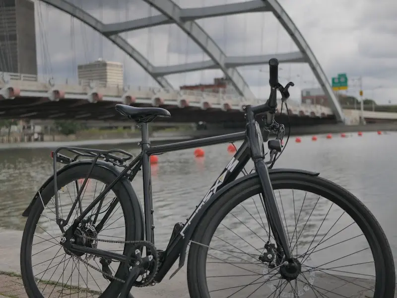 Maxwell Bikes storefront