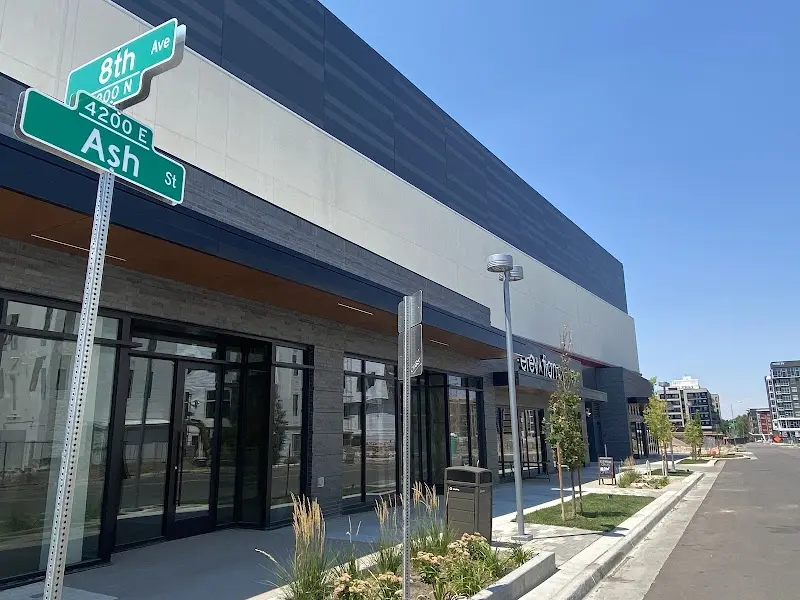 Mike's Bikes of Denver East storefront