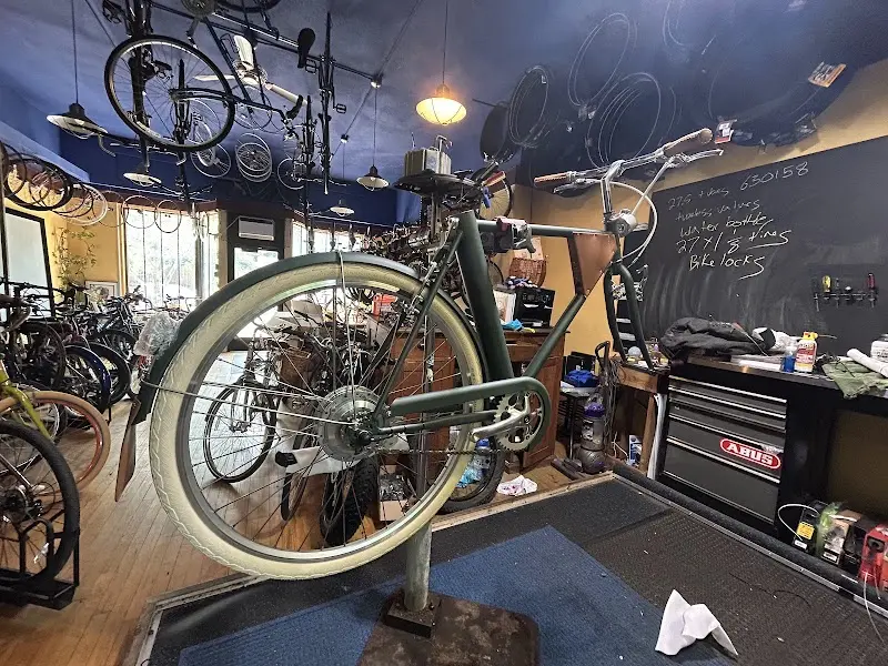 Linden Hills Bike Shop storefront