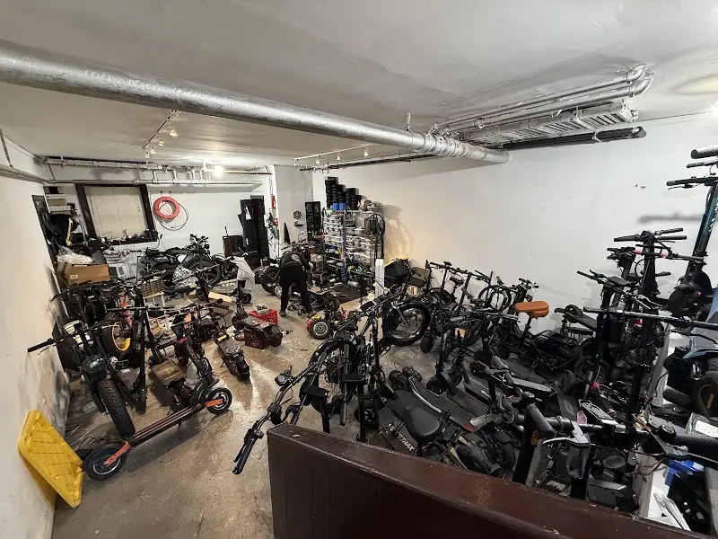 ELECTRIC LANE - Escooter & Ebike repair shop storefront