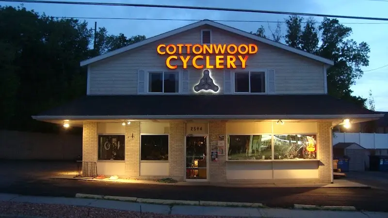 Cottonwood Cyclery storefront