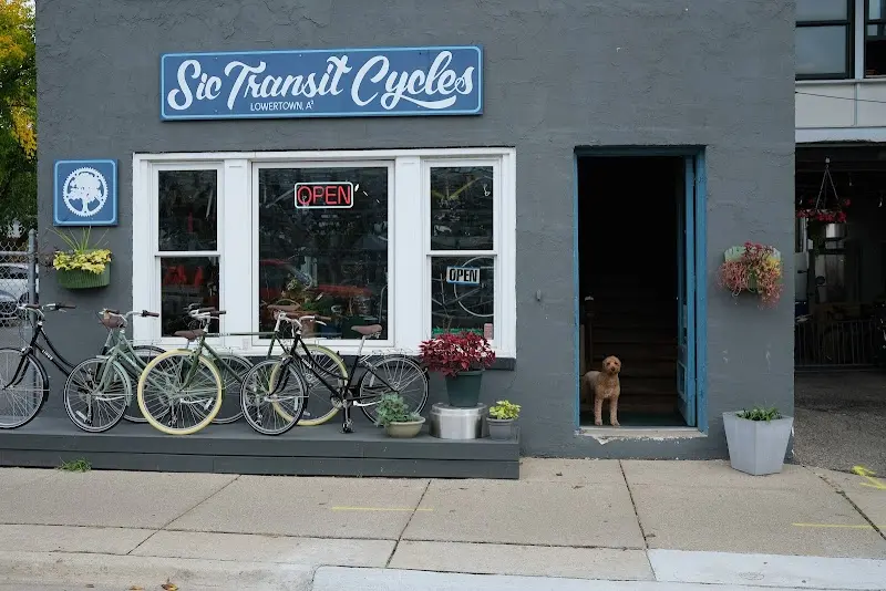 Sic Transit Cycles storefront