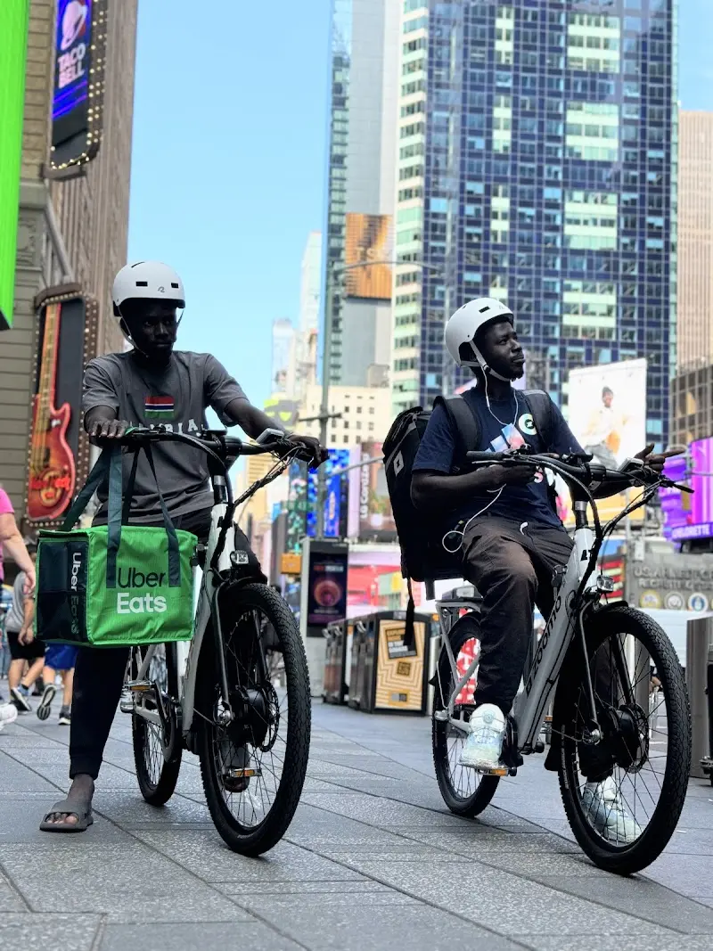 Zoomo e-bikes storefront