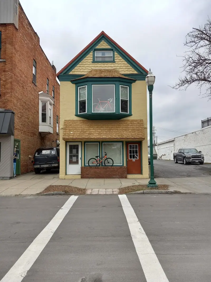 L B Lightning Cyclery storefront