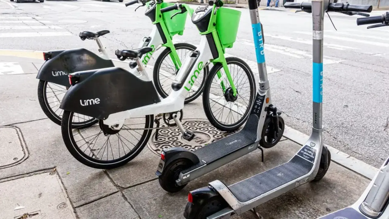 Kansas City's New E-Bike, Micro-Mobility, and Electric Motorcycle Rules: What Passed and When It Starts